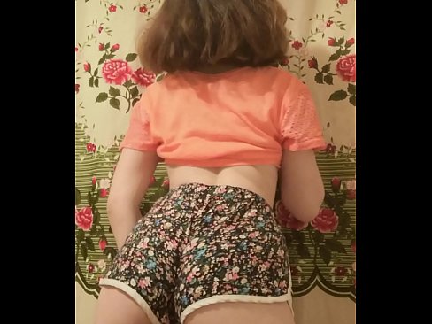 ❤️ Leanbh óg sexy ag baint dá shorts ar cheamara Porn  ag ga.extraclasswork.ru