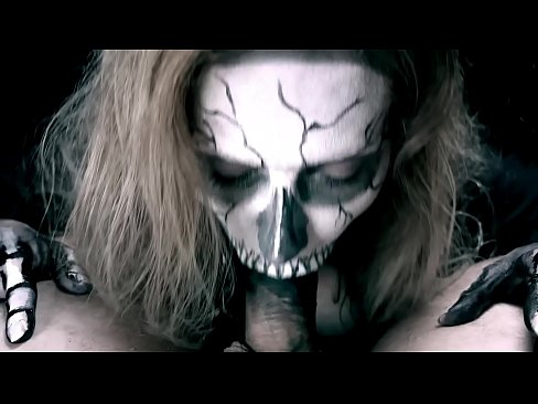 ❤️ Demon cailín sucking coileach lena béal dubh agus shlogtha cum. Porn  ag ga.extraclasswork.ru